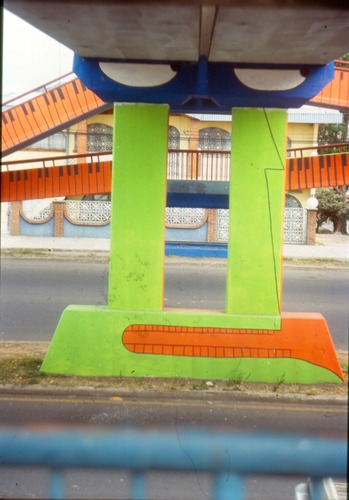 Cartoon: puente piano (medium) by Munguia tagged mural,paint,art,costa,rica,bridge,piano,public,urban