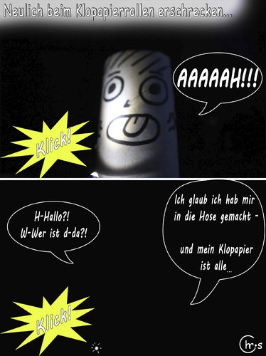 Cartoon: Klopapierrollen... (medium) by ChrisCross tagged fotocomic,klopapierrolle,dunkel,angst,erschrecken